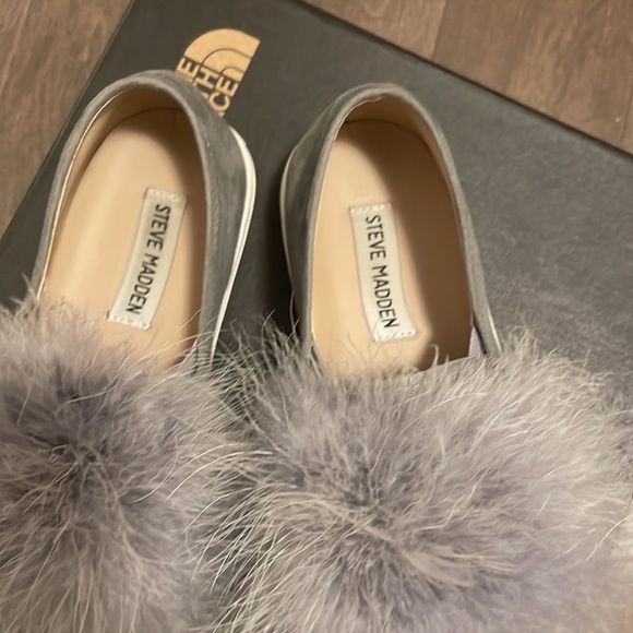 Steve Madden women’s flat - Picture 2 of 3